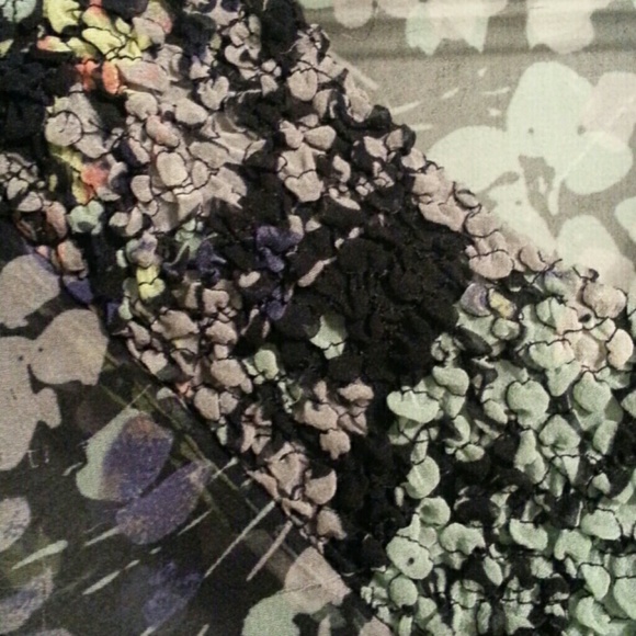 🎼H&M Semi SheerTop - Picture 5 of 8